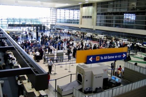 Airport apron operations during peak handling