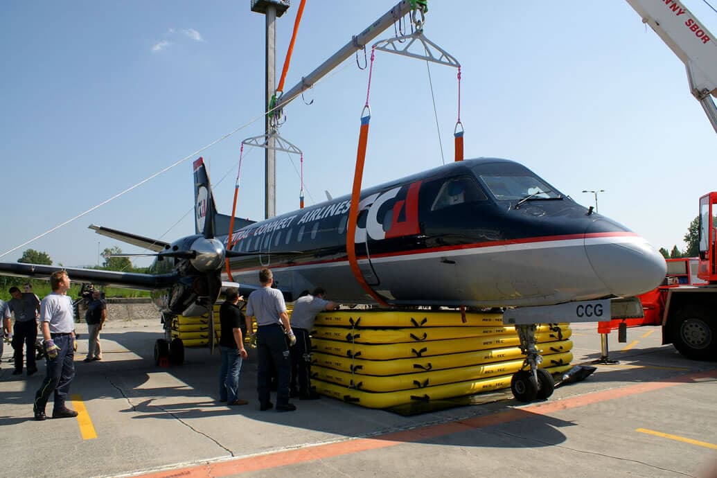 Aviation consulting in the field — aircraft recovery operation in progress