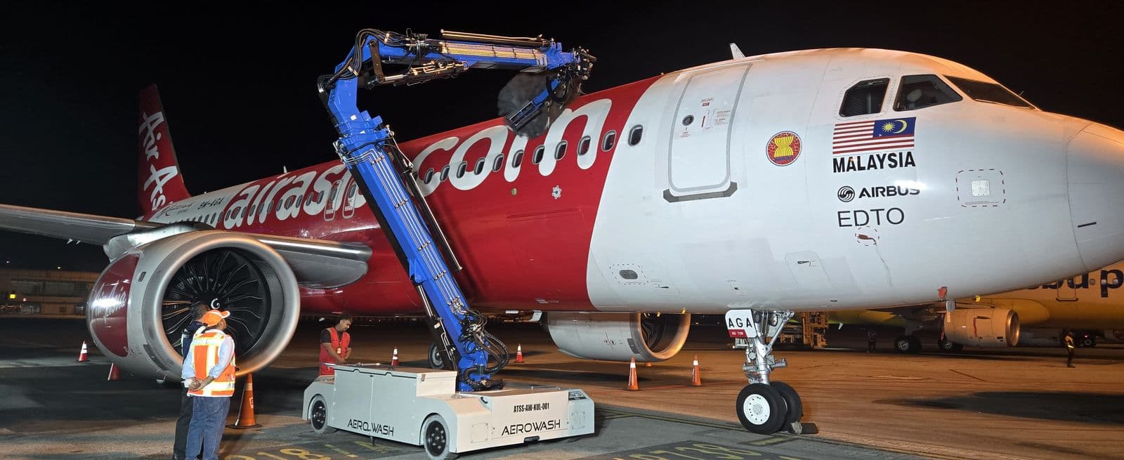 Aerowash washing — AirAsia · KLIA